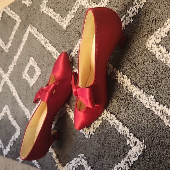 'Ruby Red Slipper' Vibes! - Picture 4 of 6